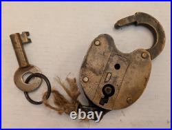 ANTIQUE heavy large brass S R (Sothern Railway) Padlock 1909 VERY RARE