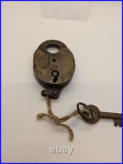 ANTIQUE heavy large brass S R (Sothern Railway) Padlock 1909 VERY RARE