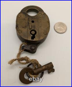 ANTIQUE heavy large brass S R (Sothern Railway) Padlock 1909 VERY RARE