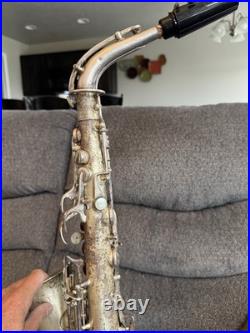 Antique/vintage Very Rare Old Knickerbocker Saxophone