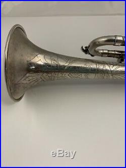 Elkhart Bb Trumpet with original case Vintage Rare in very good condition