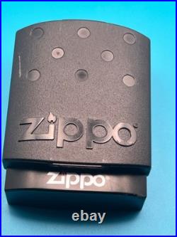 Genuine New 2002 ZIPPO Lighter Very Rare VINTAGE TOWN & COUNTRY UNIQUE DESIGN