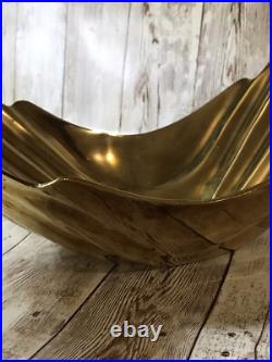 Solid. Very Heavy Brass CENTERPIECE. Vtg Hammered Brass UNIQUE Rare Seashell