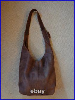 Very Rare Vintage Roots Canada Large Brown Leather Crossbody/Shoulder Hobo Bag