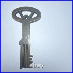 Very Rare WILLO PRODUCTS CO. Decatur, Ala. #W 209 Brass Jail Key