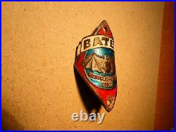 Vintage BATES cast metal head badge. Southend address. Very rare item