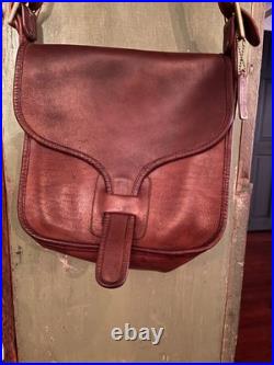 Vintage Couch Courier brown 1970s-1980s great condition and very rare 8920